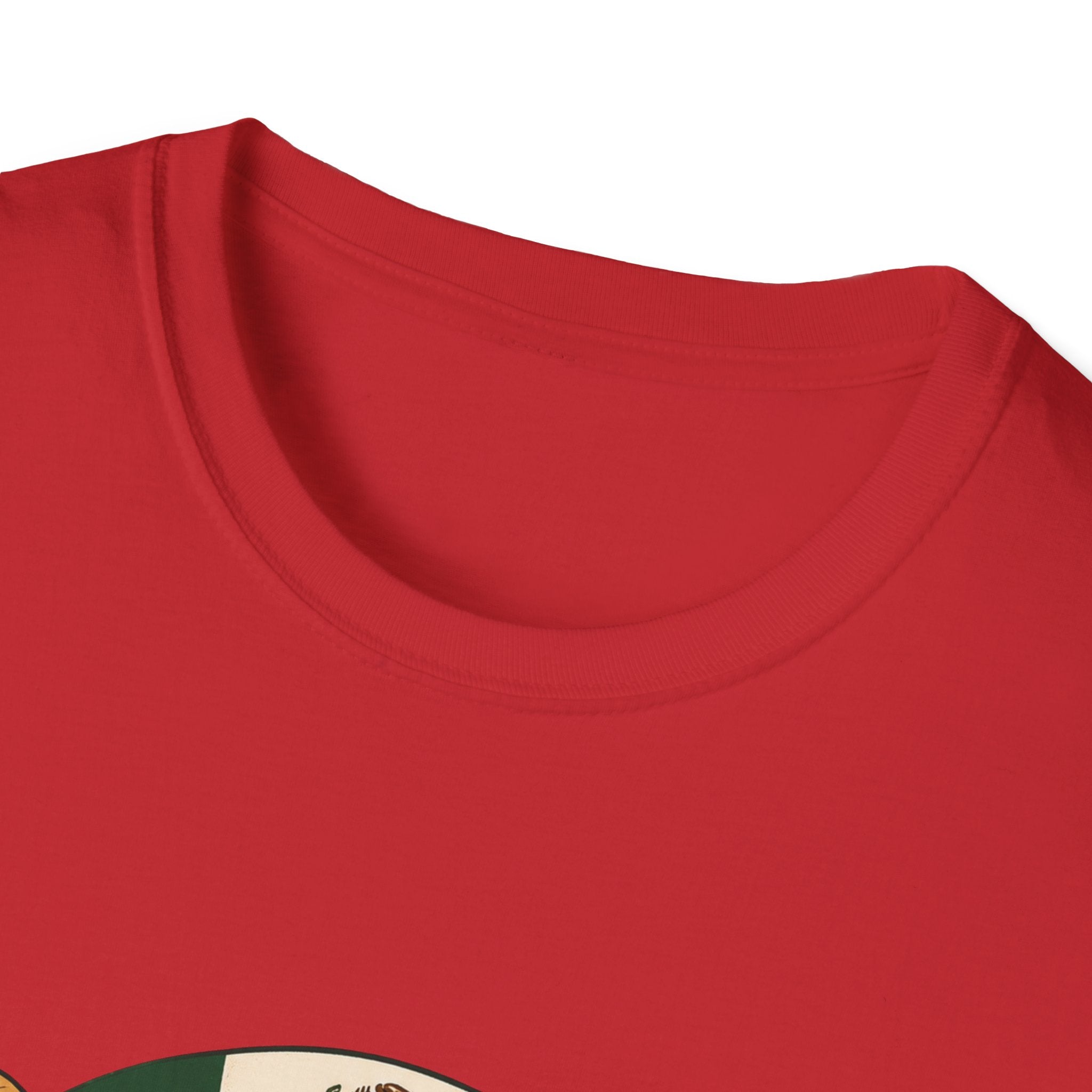 Si Se Puede Mexican Soccer Crest T-Shirt | Eagle, Sombrero, Football, Flag