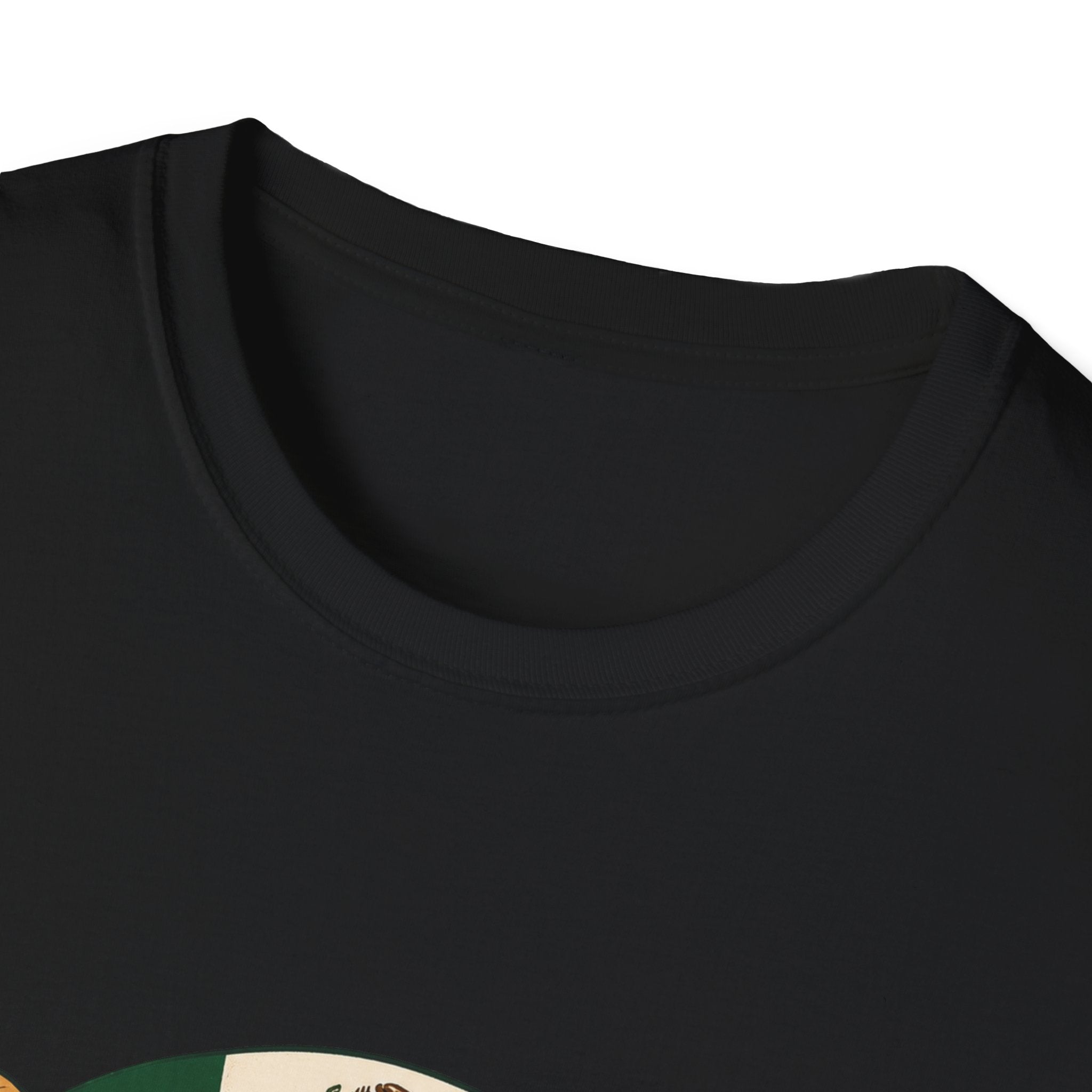 Si Se Puede Mexican Soccer Crest T-Shirt | Eagle, Sombrero, Football, Flag